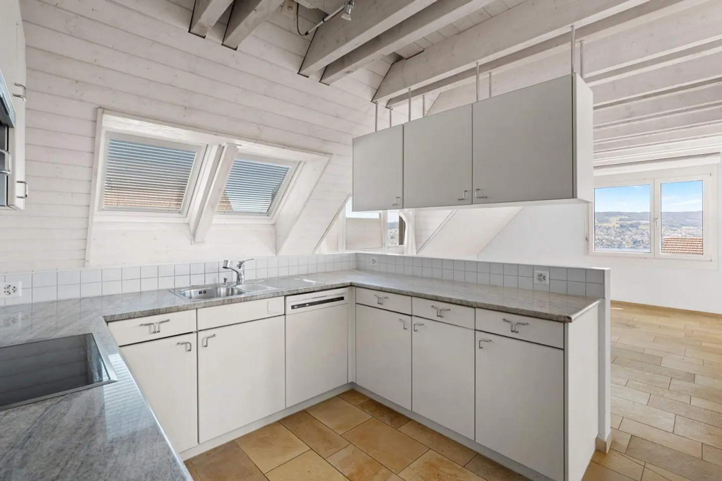 Dreamlike 4.5-room apartment with lake view in Oberrieden - Photo 10 of 20