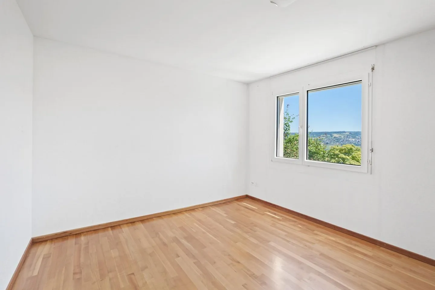 Dreamlike 4.5-room apartment with lake view in Oberrieden - Photo 11 of 20