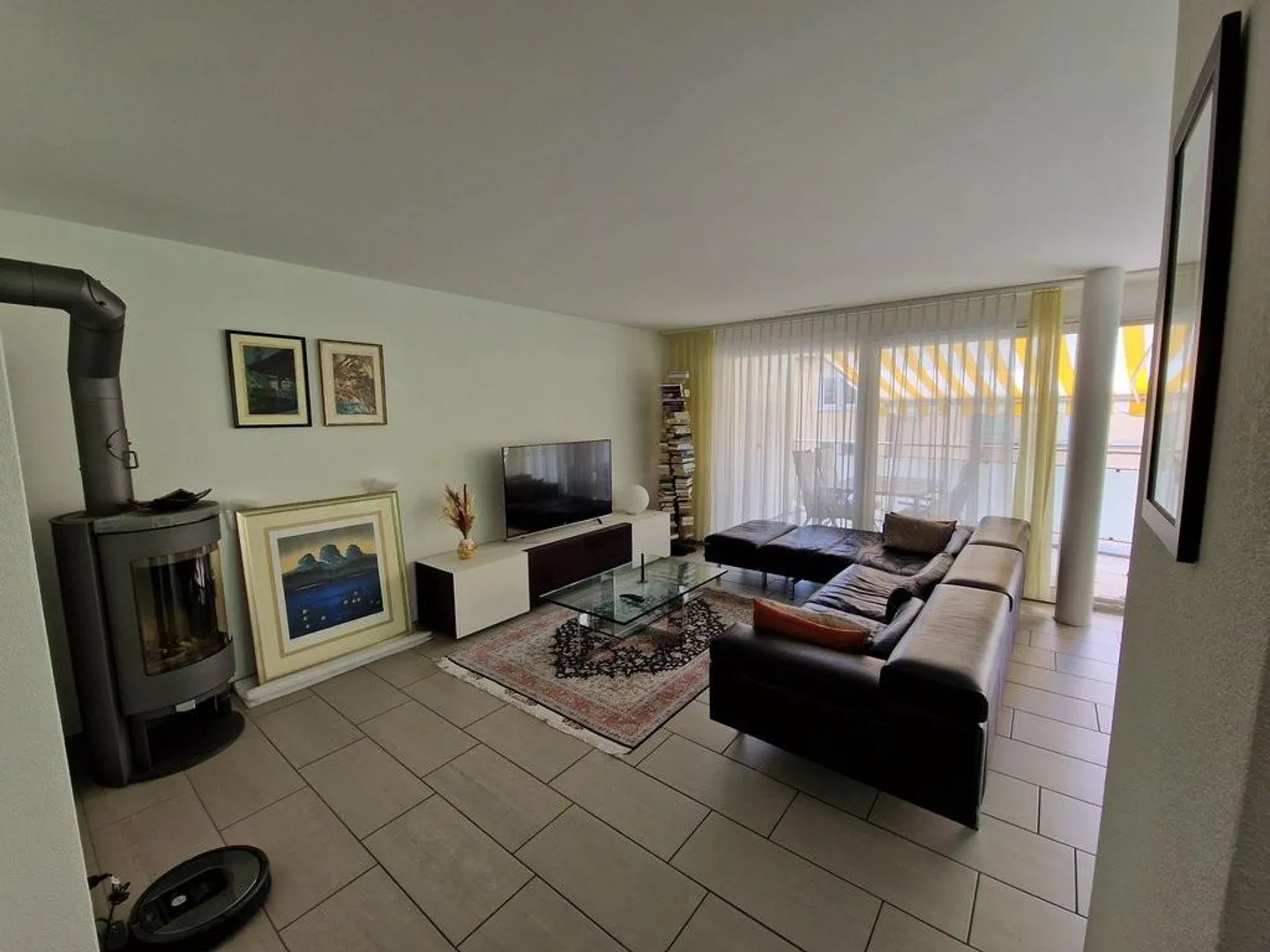 Geräumige Wohnung mit großem Balkon - Foto 3 von 5