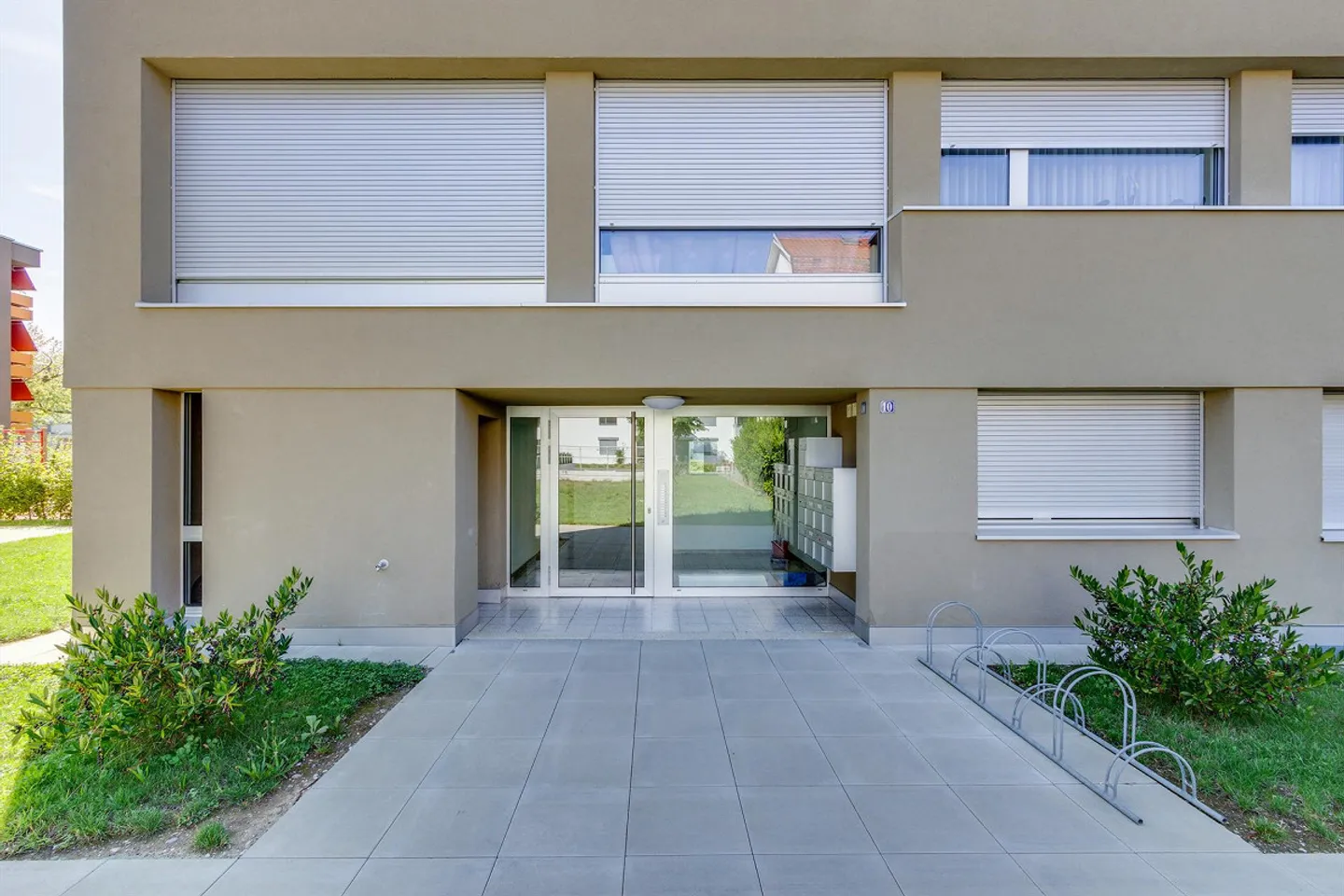 Vivere moderno con patio - Foto 2 di 6