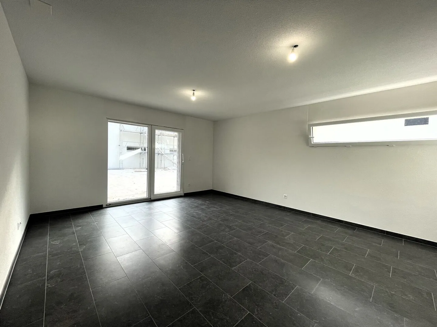 Magnificent 2.5 room apartment on the ground floor - Photo 1 of 6
