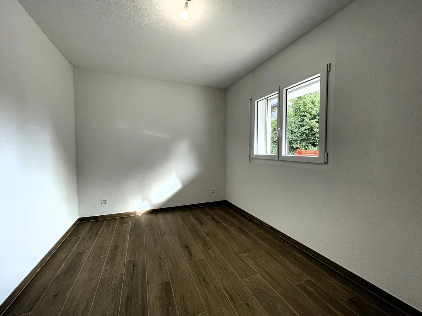 Magnificent 2.5 room apartment on the ground floor - Photo 3 of 6