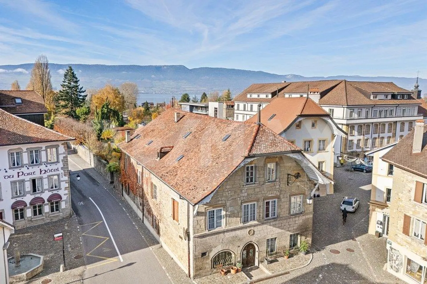 Ein historisches Juwel im Zentrum von Estavayer: 600 m² Wohnfläche - Foto 2 von 13