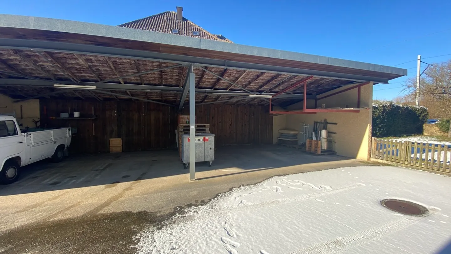 Centre ville place(s) de parc couverte(s). - Photo 3 sur 5