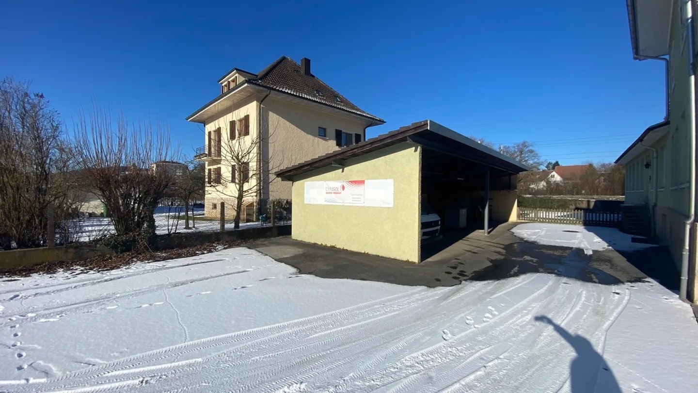 Centre ville place(s) de parc couverte(s). - Photo 5 sur 5