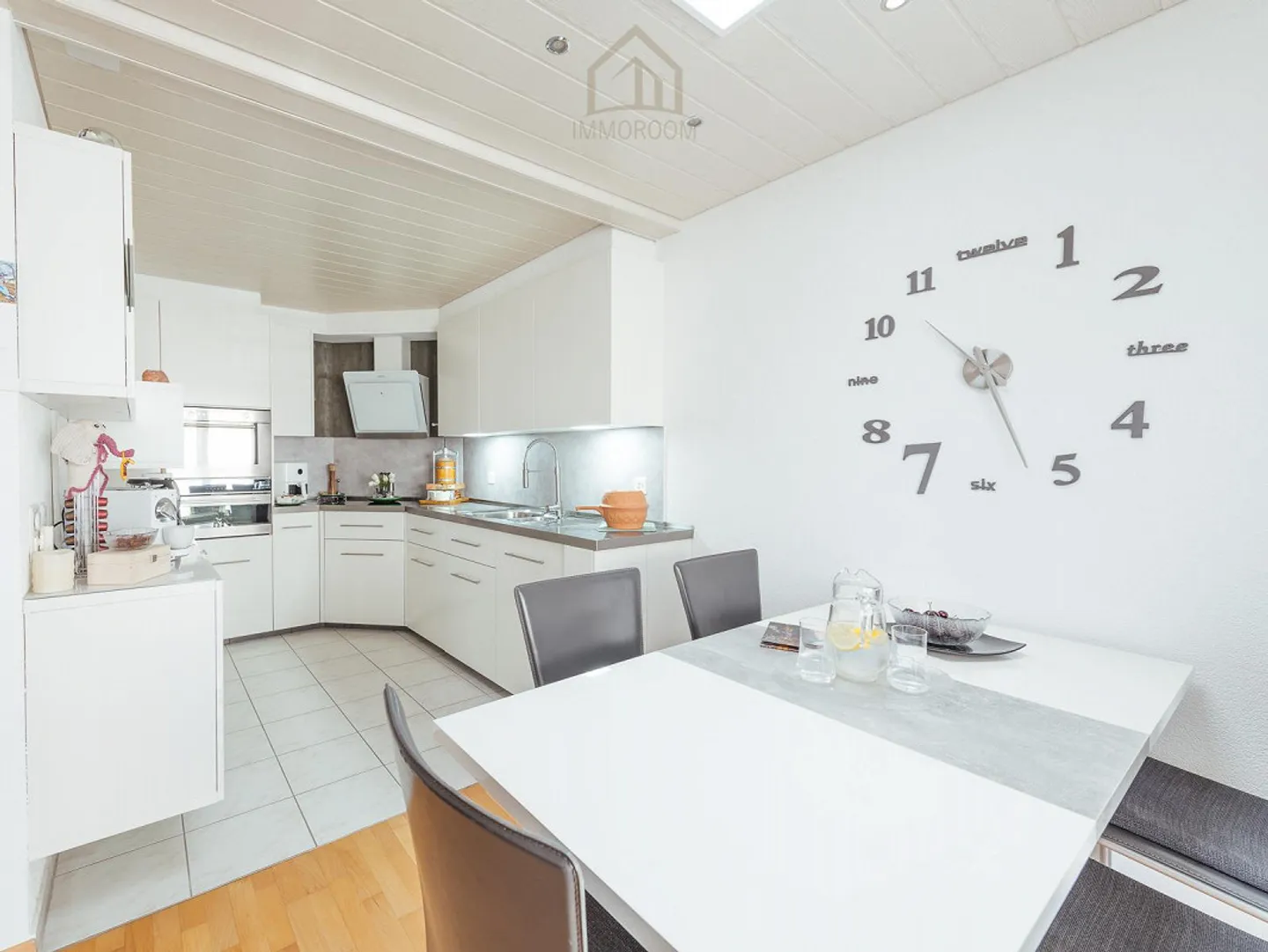 Modern 3.5-room apartment in a quiet and family-friendly location - Photo 3 of 15