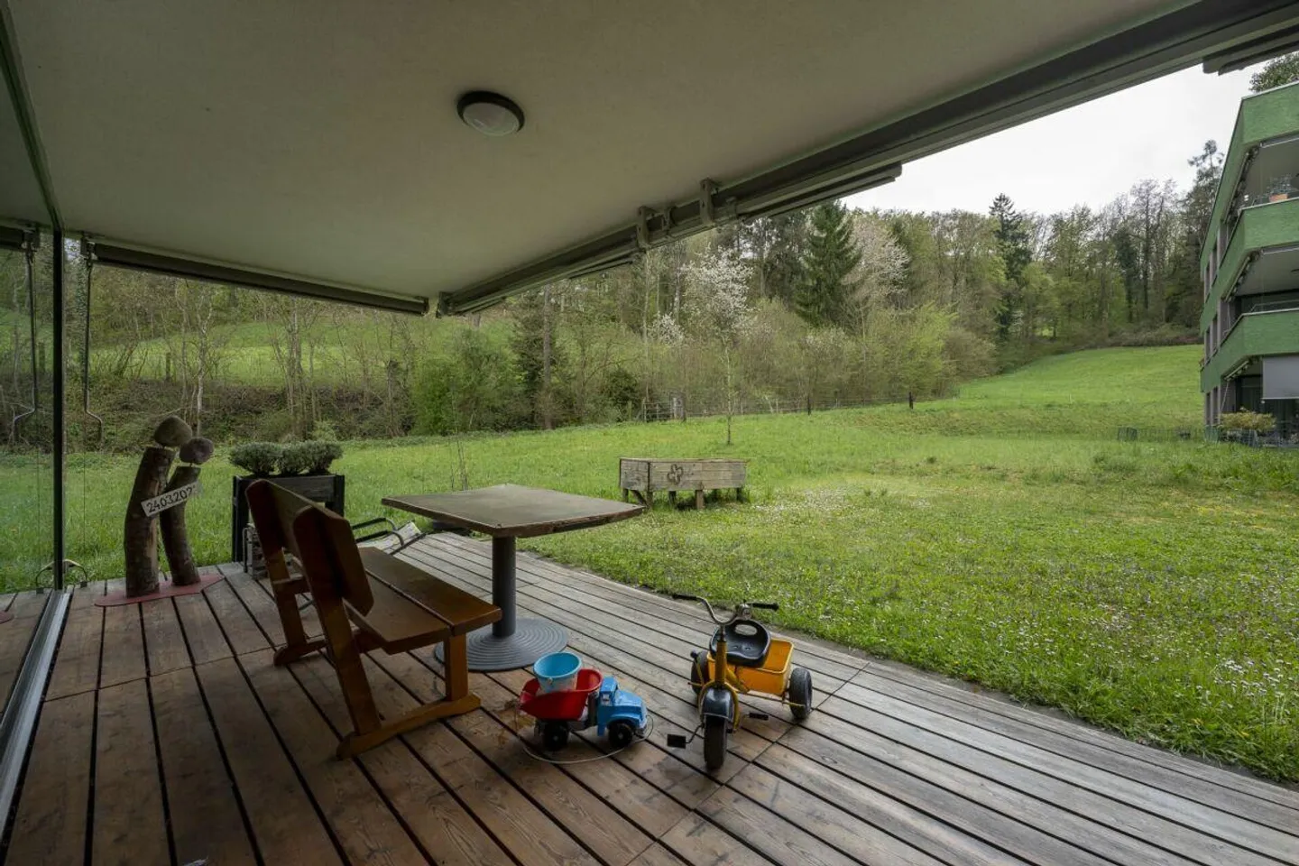 Condominio moderno con giardino privato: 120 m² di puro verde - Foto 1 di 9