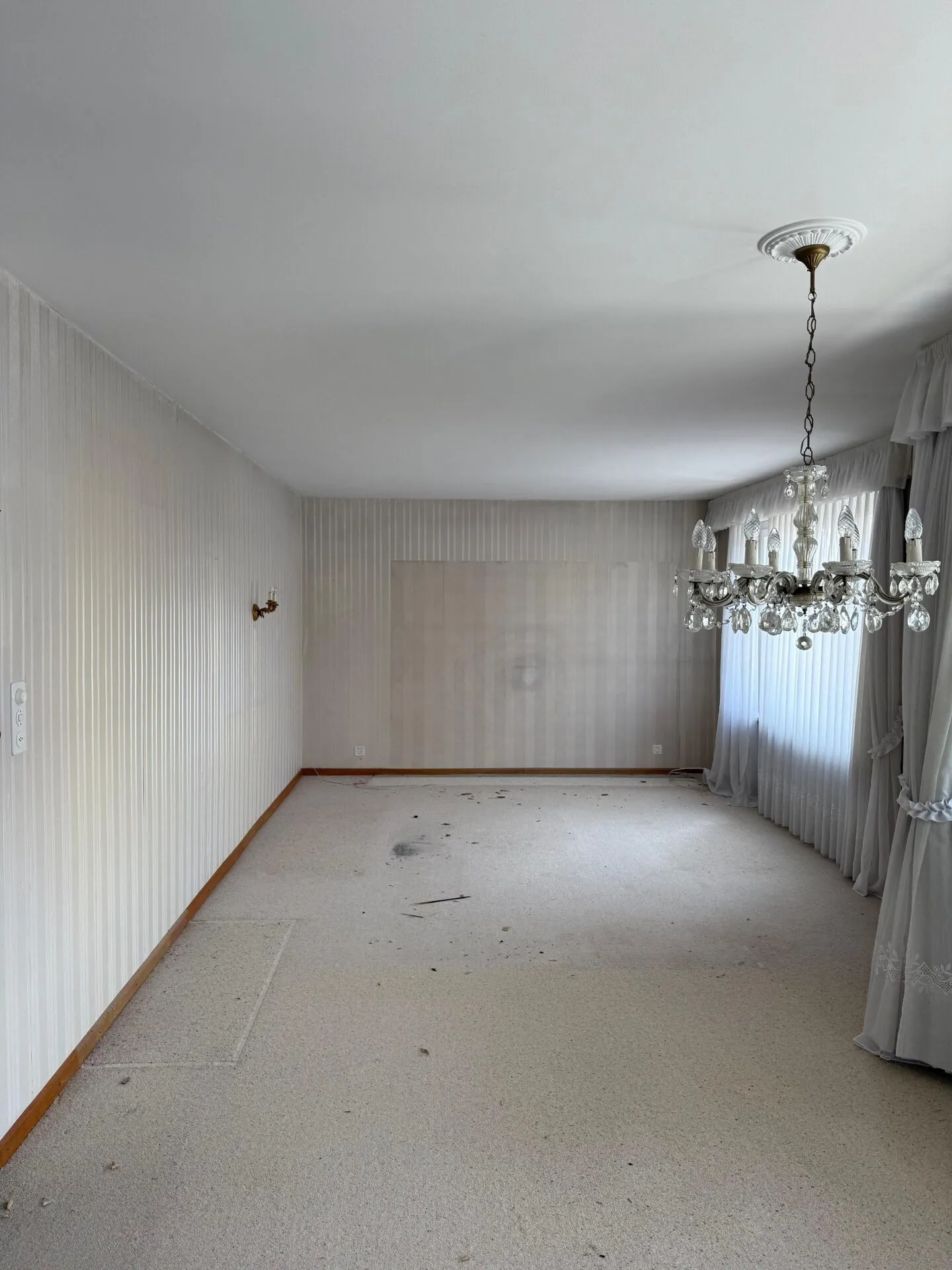 Great 4.5-room apartment in need of renovation - Photo 3 of 10