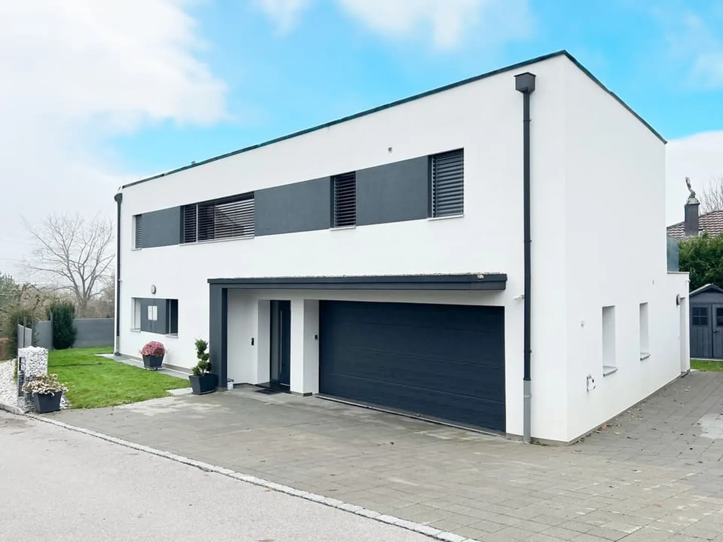 Magnifique villa contemporaine de 6.5 pièces avec studio indépendant - Marly (FR - Photo 1 sur 10