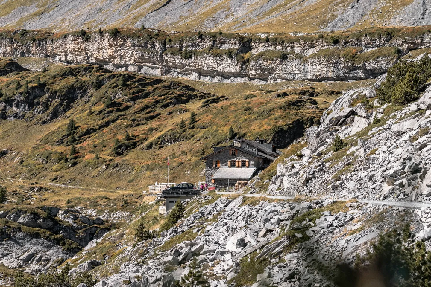 Hotel di montagna storico Schwarenbach in mezzo alle imponenti Alpi bernesi al Gemmipass - Foto 3 di 8