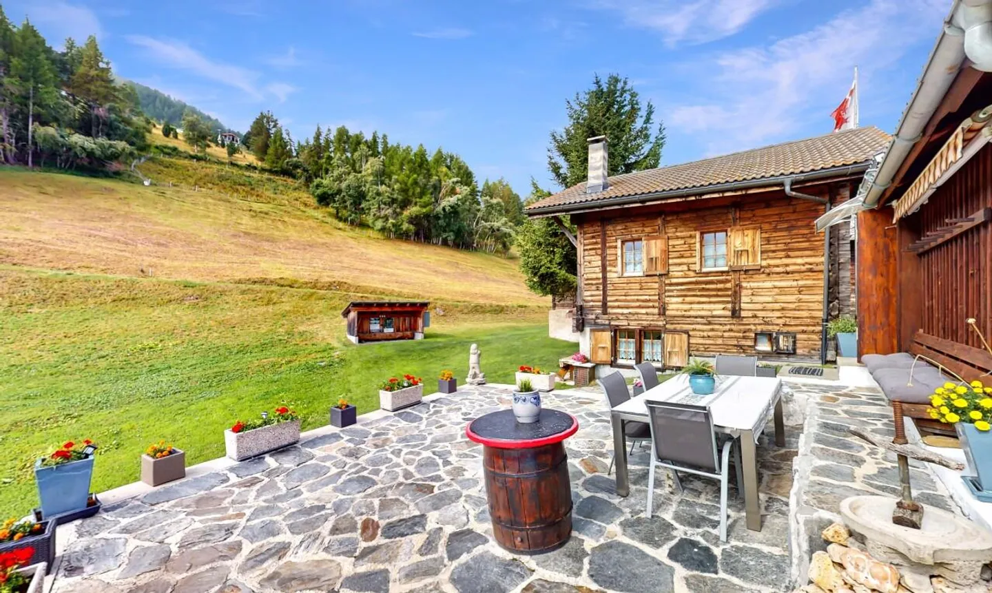 Chalet stupendo con terreno a Unterbäch (VS) - Foto 3 di 11
