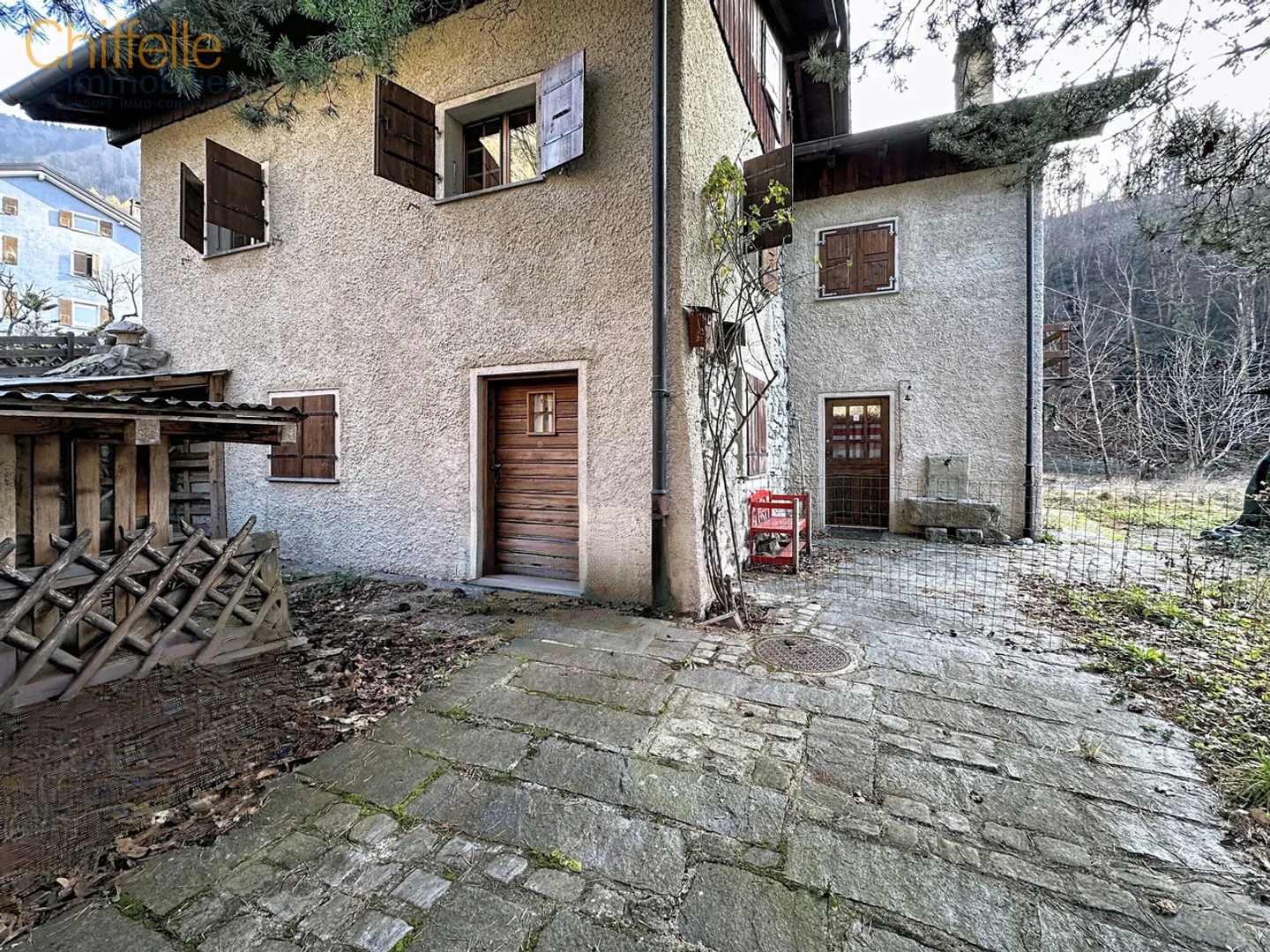 Proprietà con due appartamenti sulle alture di Villeneuve - Foto 2 di 8