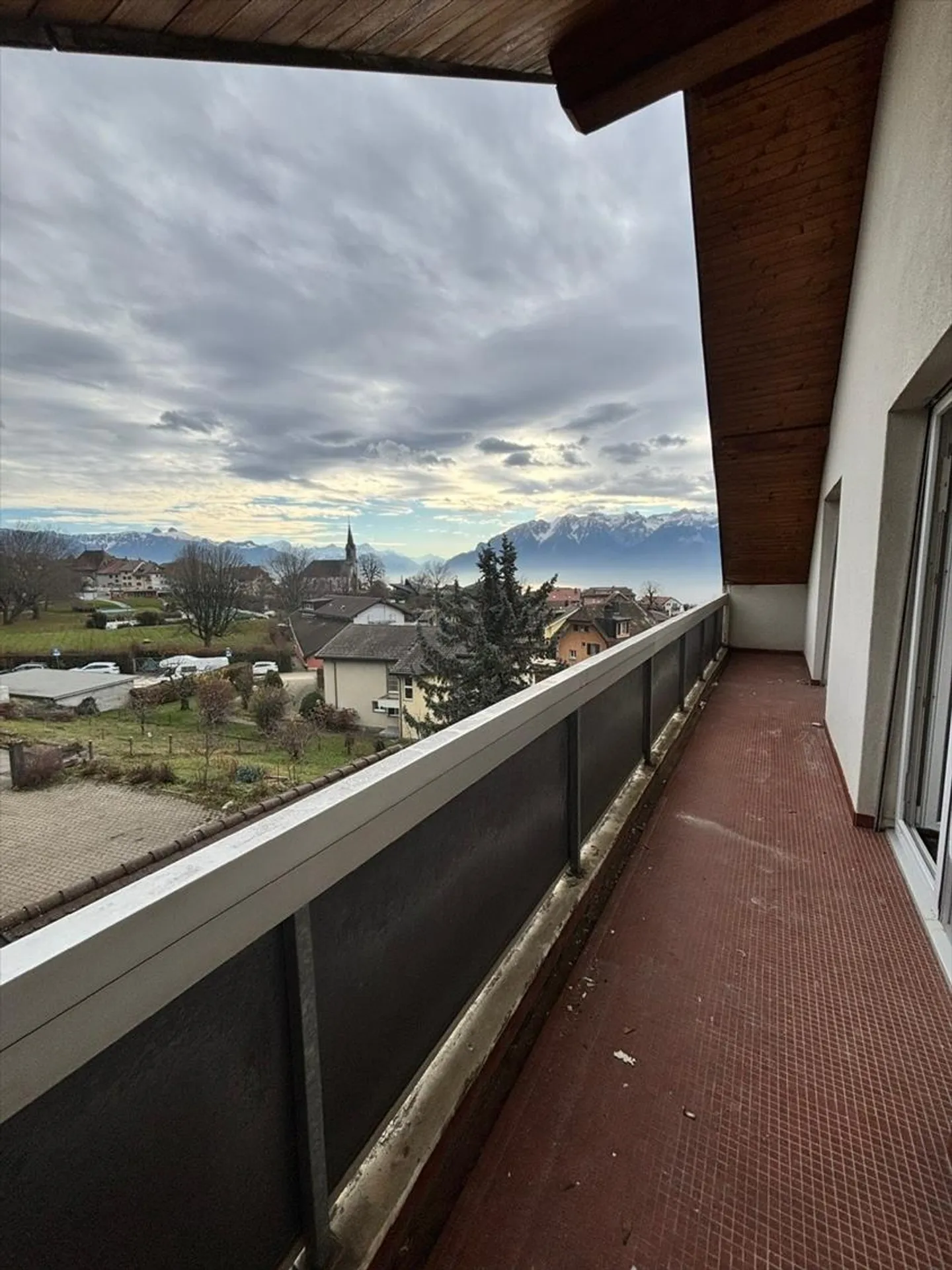 Ultimo piano 4.5 stanze - Foto 4 di 10