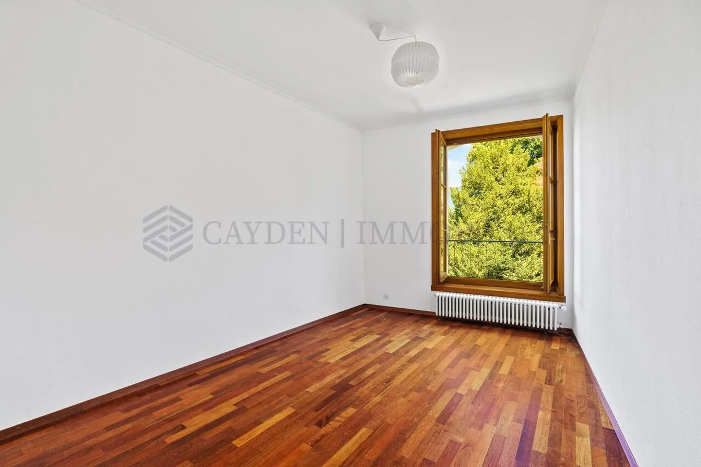 Exclusivity! 7-room duplex in a charming residence - Photo 5 of 17