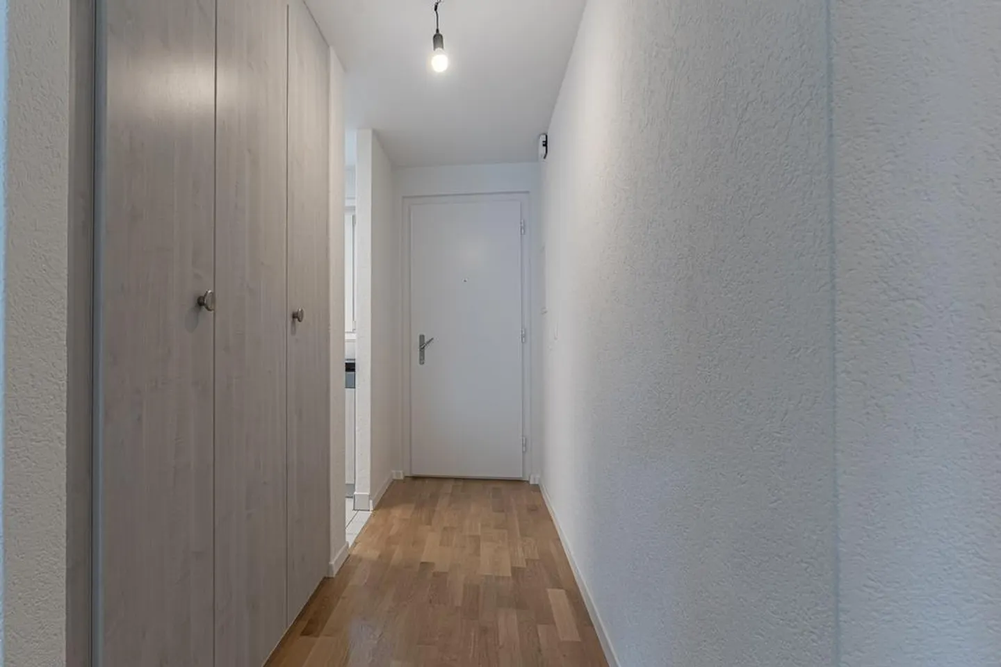 Appartement rénové de 3 pièces avec terrasse à louer - Photo 5 sur 12