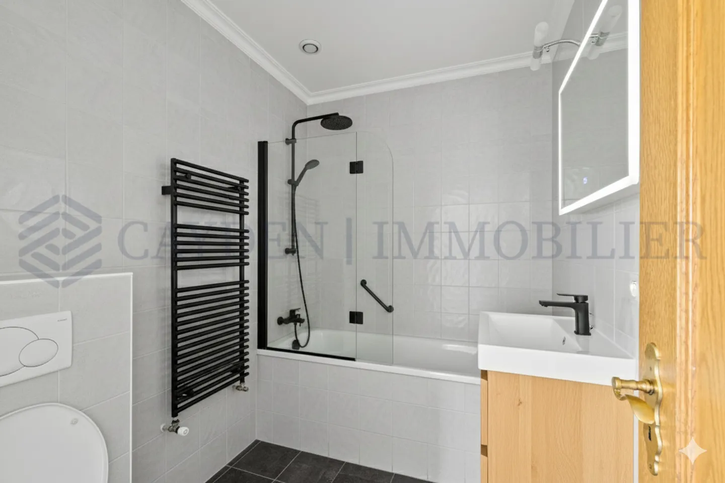 Exclusivity! 7-room duplex in a charming residence - Photo 11 of 17
