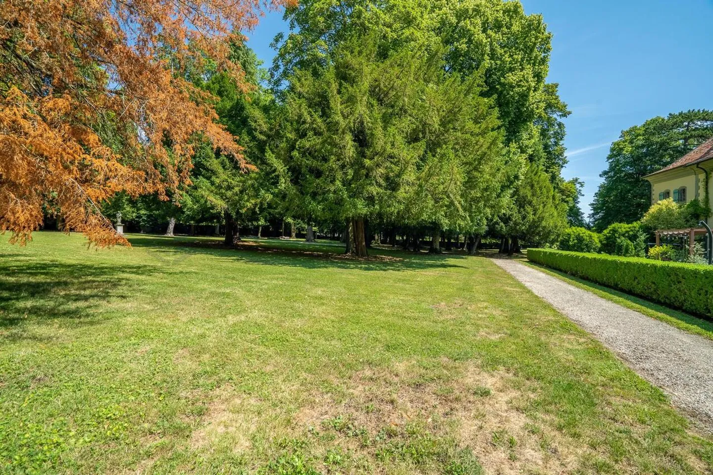 Exclusivity! 7-room duplex in a charming residence - Photo 16 of 17