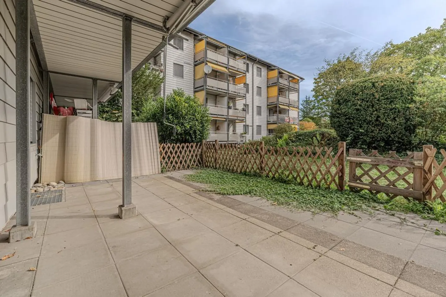 Appartement rénové de 3 pièces avec terrasse à louer - Photo 11 sur 12