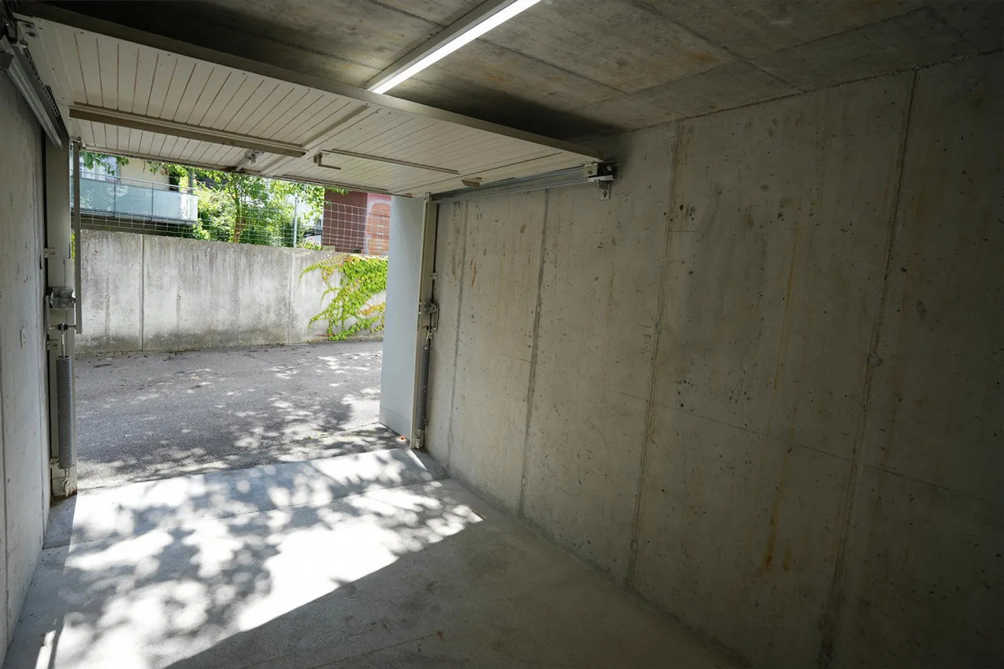 Salle d'équipement extérieur/Garage - Photo 1 sur 5