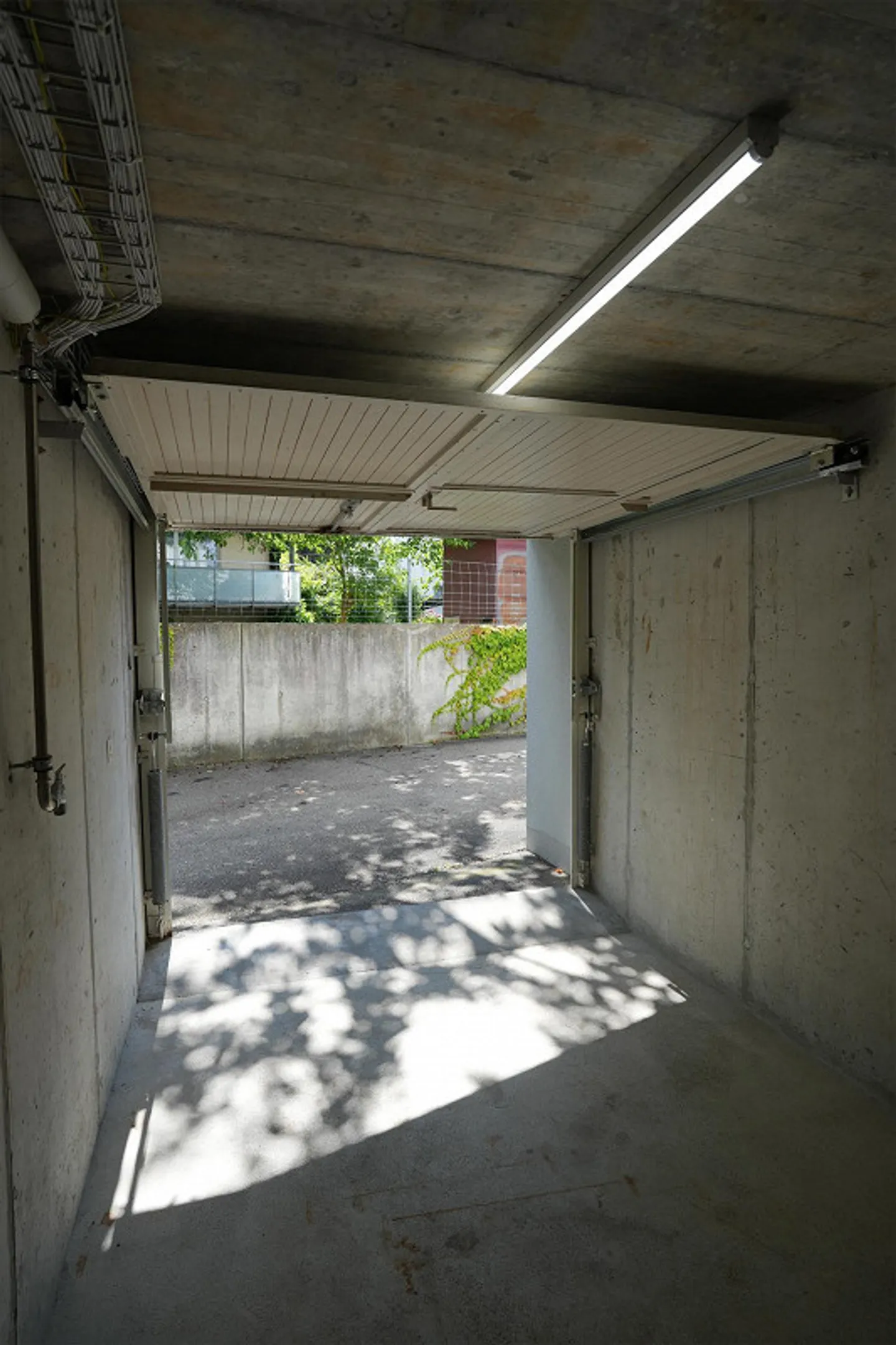 Salle d'équipement extérieur/Garage - Photo 3 sur 5