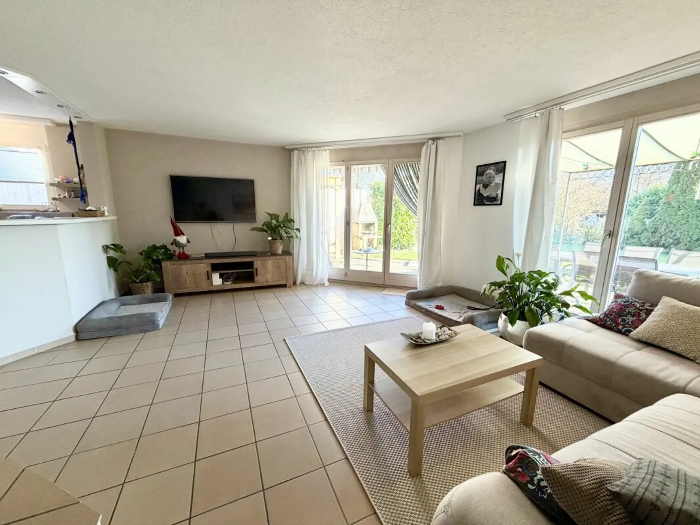 Hier beginnt Ihr Familienglück - Doppeleinfamilienhaus in Schnottwil - Foto 2 von 14