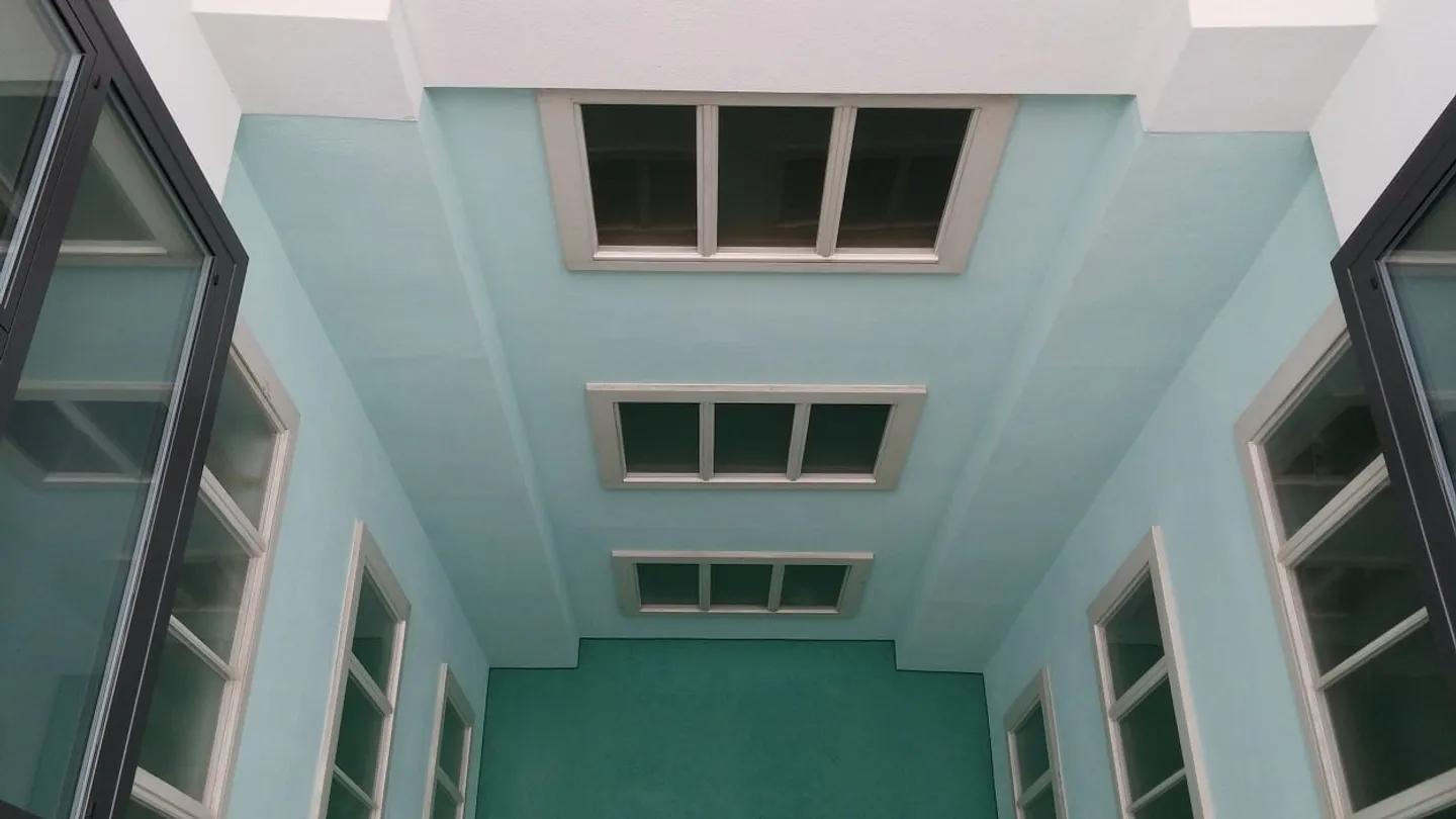 Modern Loft Apartment in the City - Photo 8 of 11