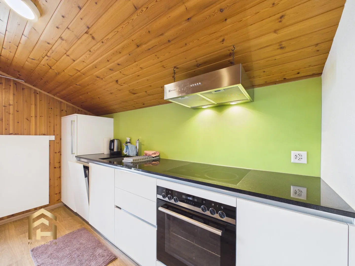 Renovated, cozy 2.5-room attic apartment in the mountain village of Ergisch - Photo 4 of 13