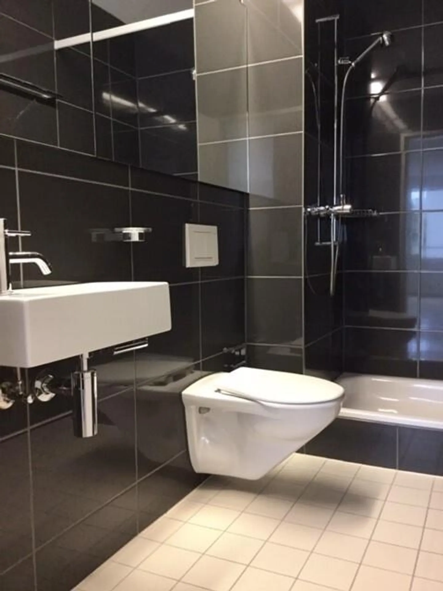 Moderne 4.5-Zimmerwohnung - Foto 3 von 11