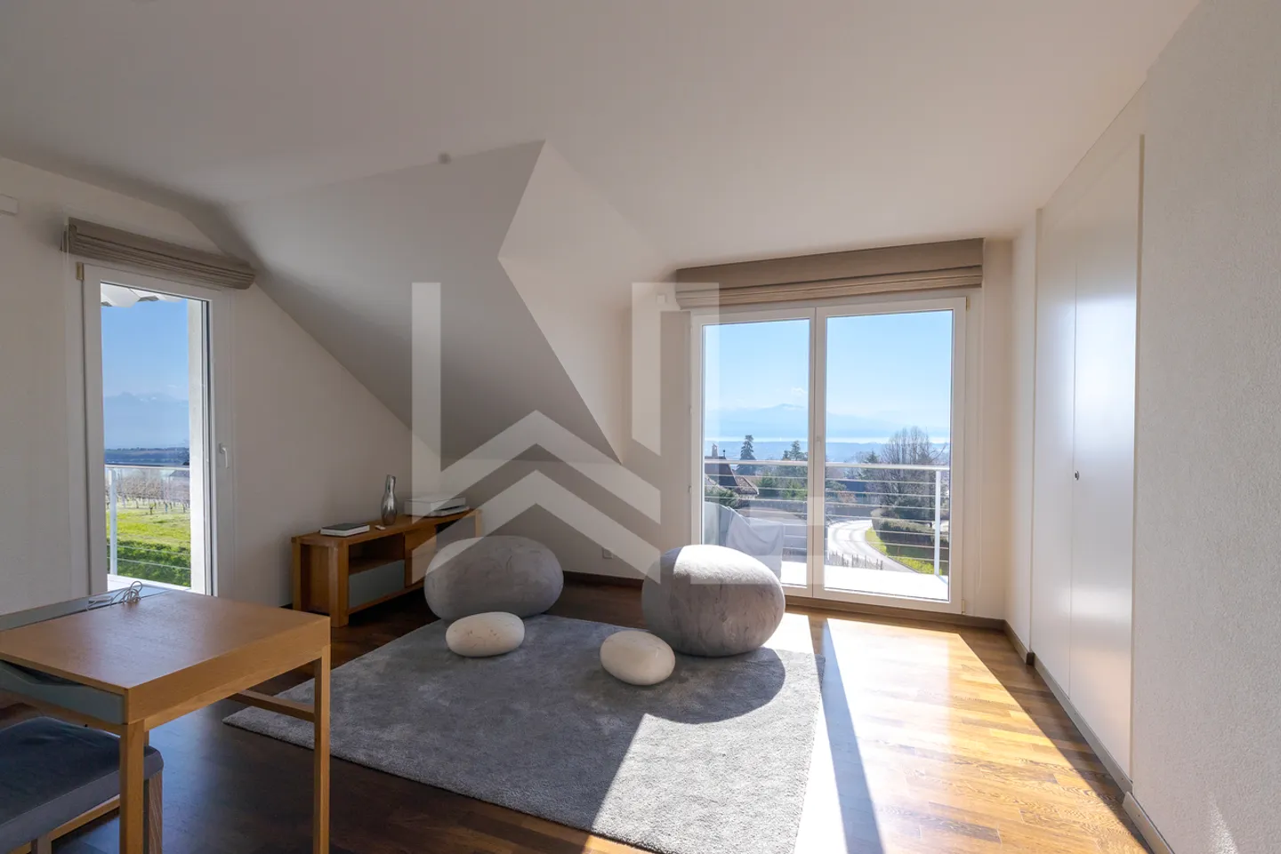 Maison Exceptionnelle Contemporaine avec Vue Spectaculaire sur le Lac - Photo 15 sur 26