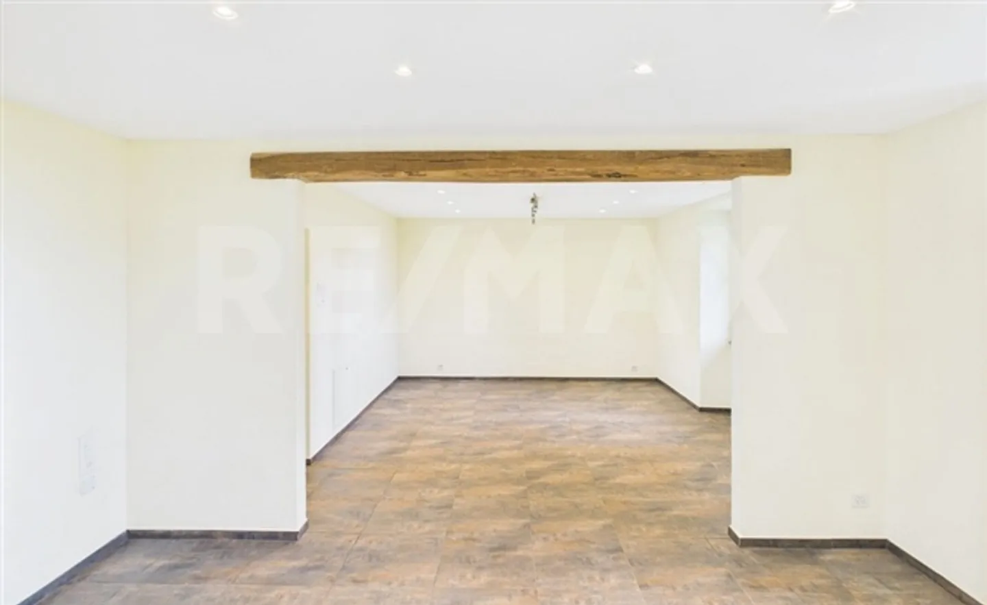 Casa singola di 6,5 stanze - Foto 6 di 13