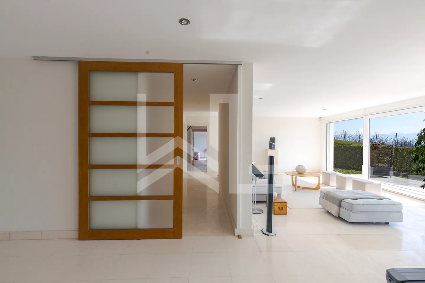 Maison Exceptionnelle Contemporaine avec Vue Spectaculaire sur le Lac - Photo 20 sur 26