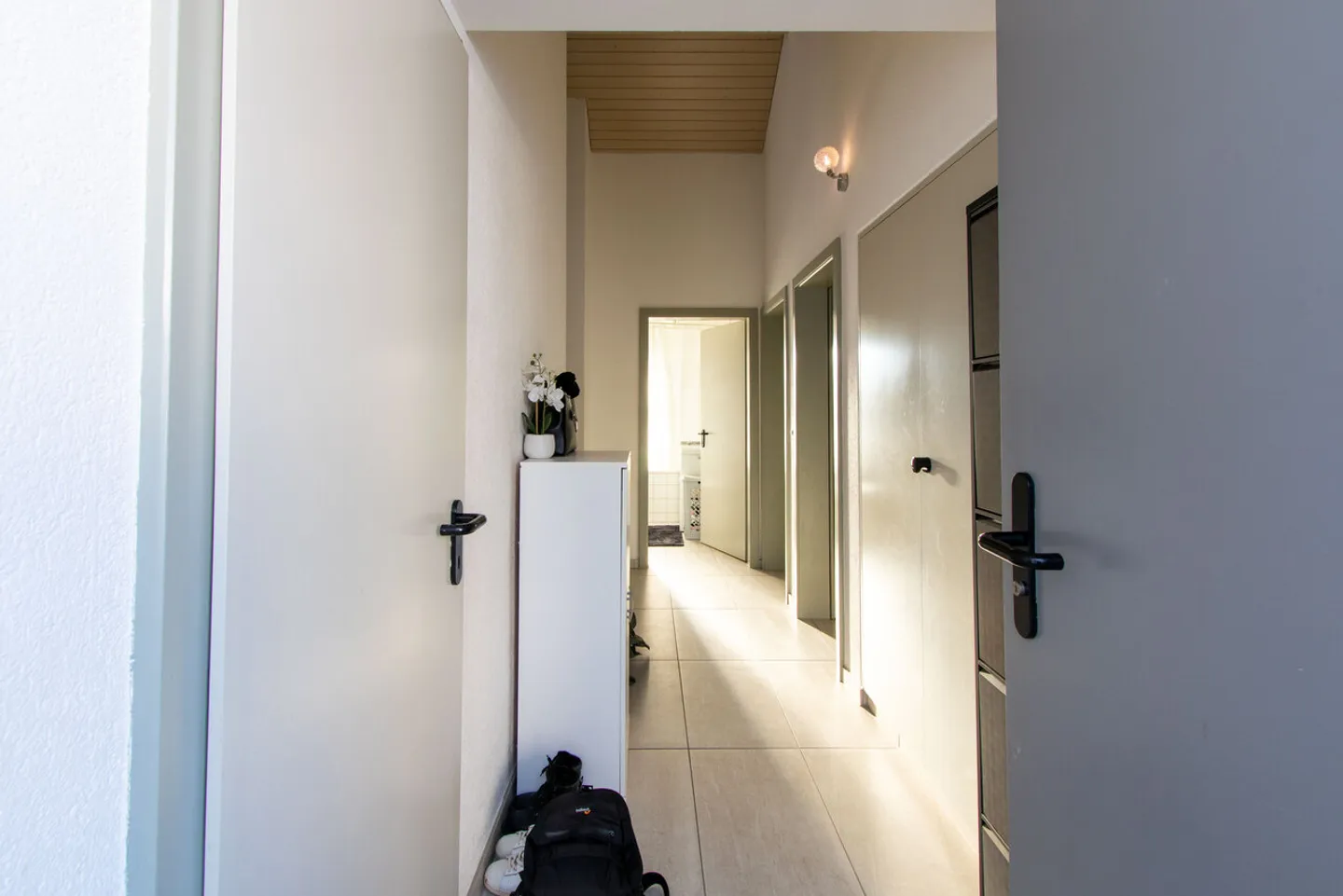 Grosszügige 4.5-Zimmer-Wohnung mit Balkon in Domdidier - Foto 4 di 11