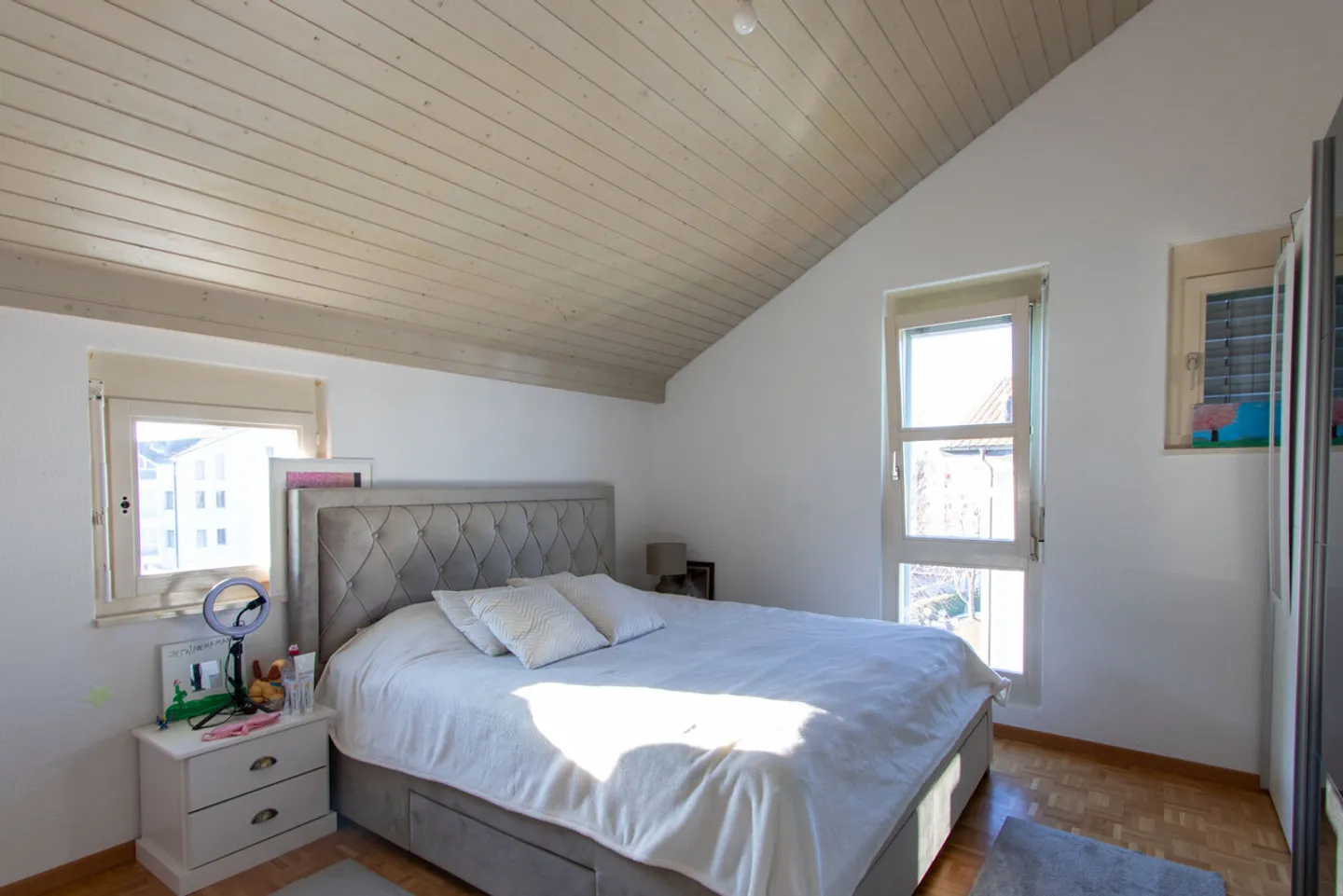 Grosszügige 4.5-Zimmer-Wohnung mit Balkon in Domdidier - Foto 7 di 11