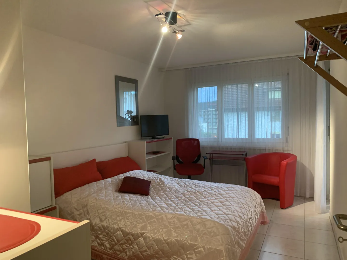 Cozy Apartment with Balcony - Photo 5 of 7