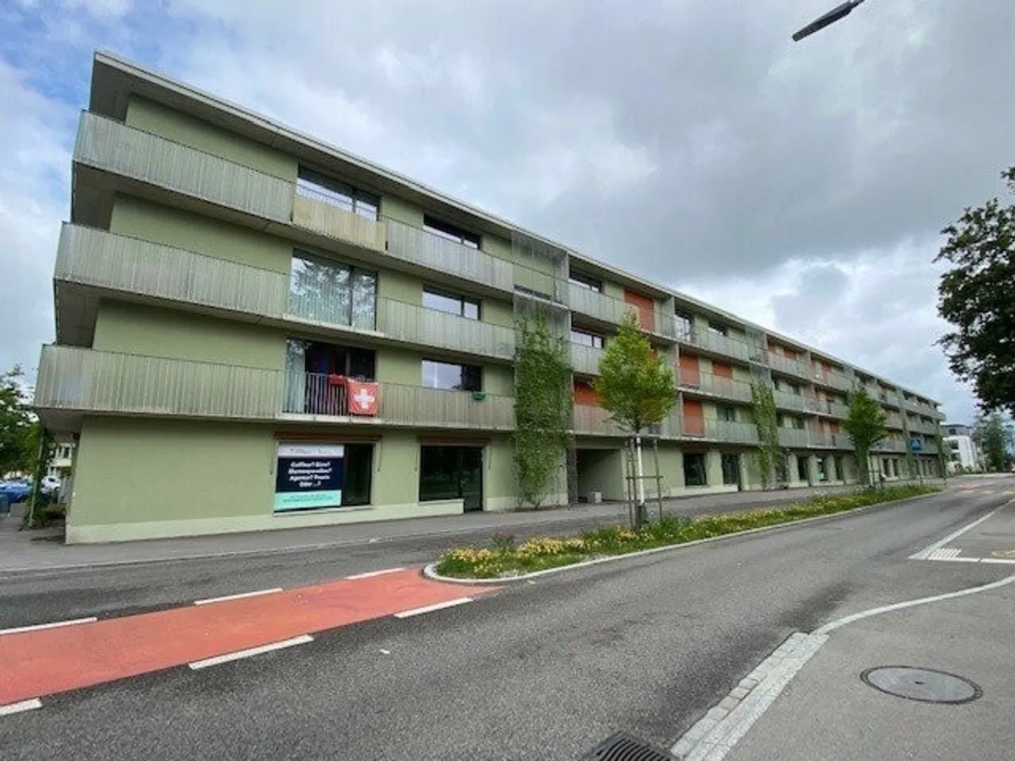 Shop for rent - Photo 2 of 7