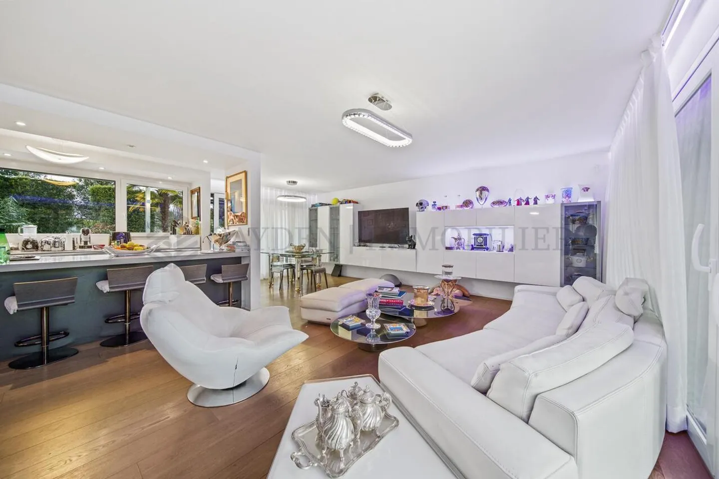 Belle villa moderne avec piscine - Photo 1 sur 9