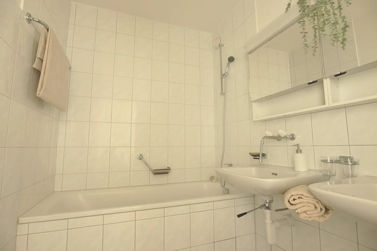 Spacious apartment in a central location - Photo 4 of 8