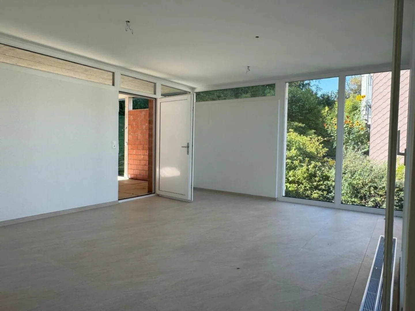 Soleggiato, tranquillo e con un ampio spazio esterno coperto e una parte di giardino - Foto 2 di 14