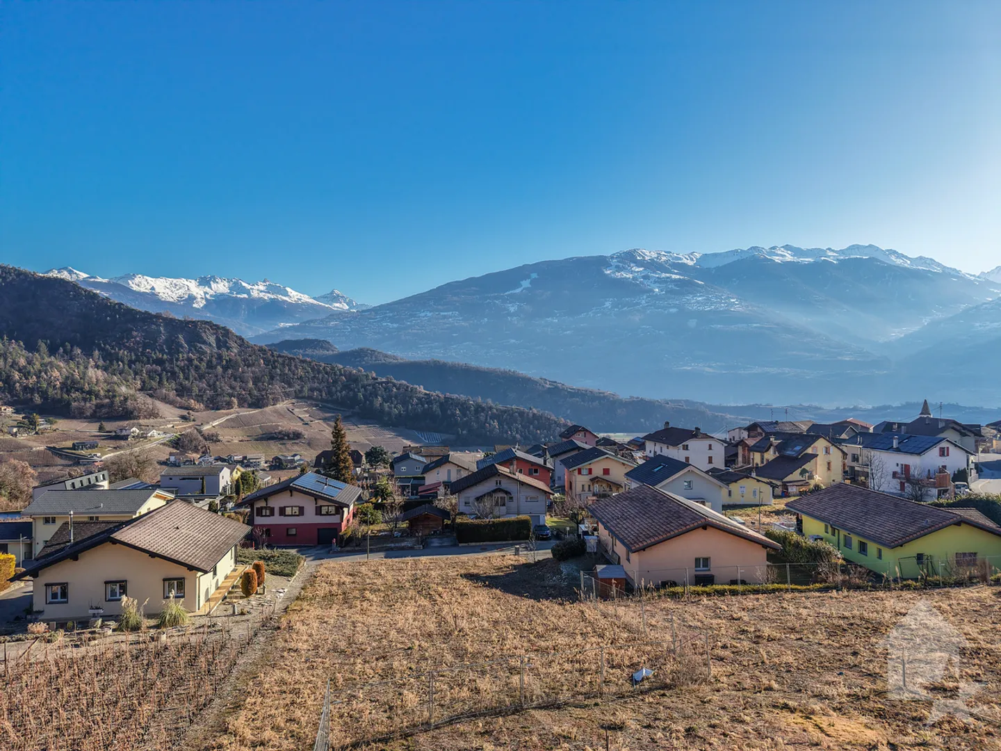 Attique moderne avec vue sur les Alpes - Photo 1 sur 12