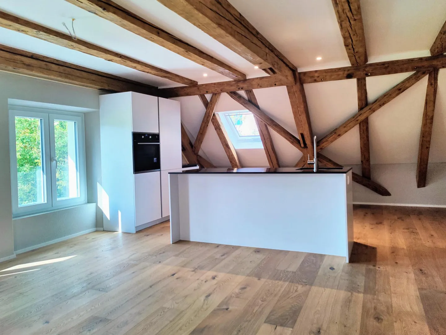 Charmante Maisonette-Dachwohnung mit Terrasse - Photo 2 sur 7