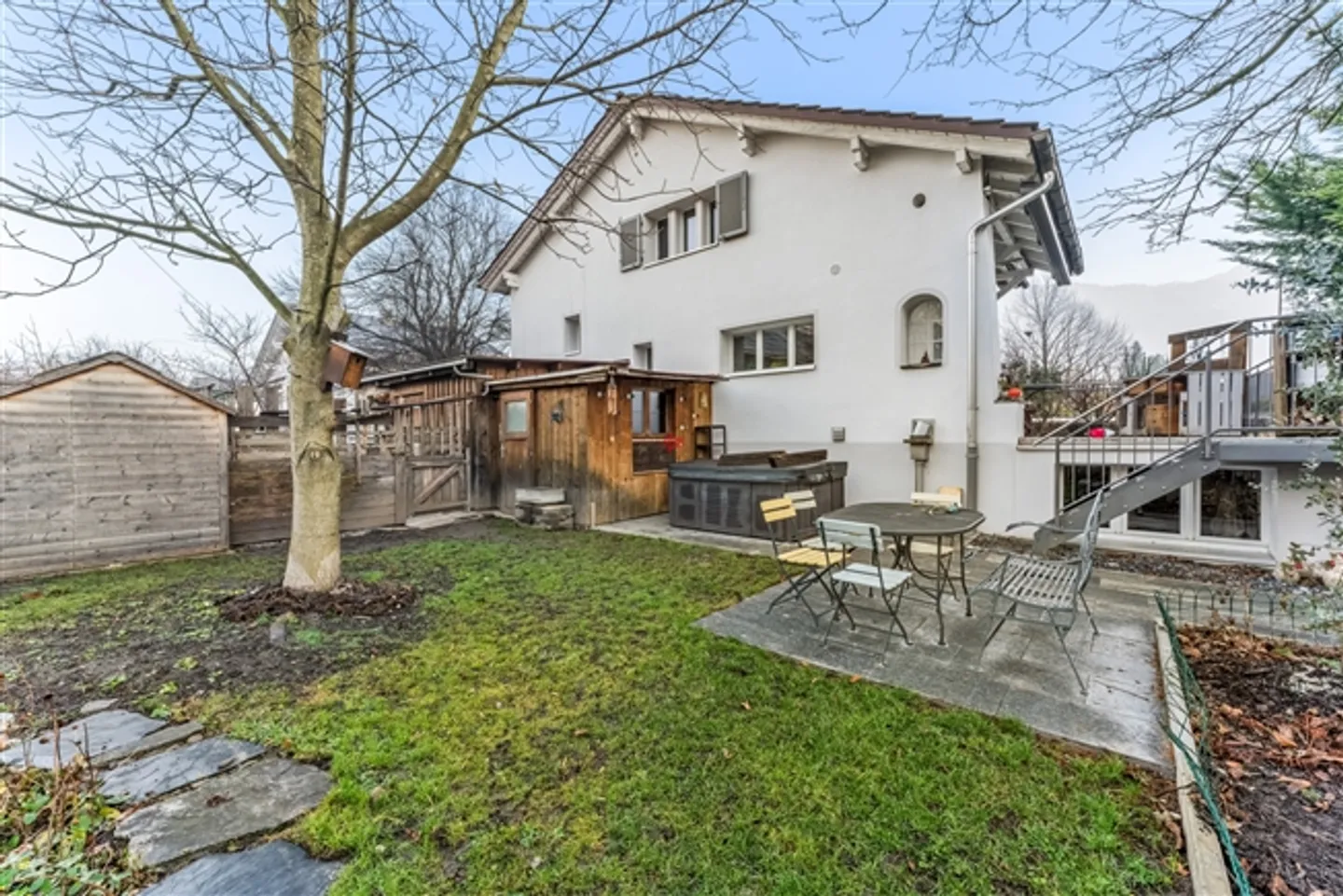 «Familientraum mit grossem Garten!» - Foto 1 von 13