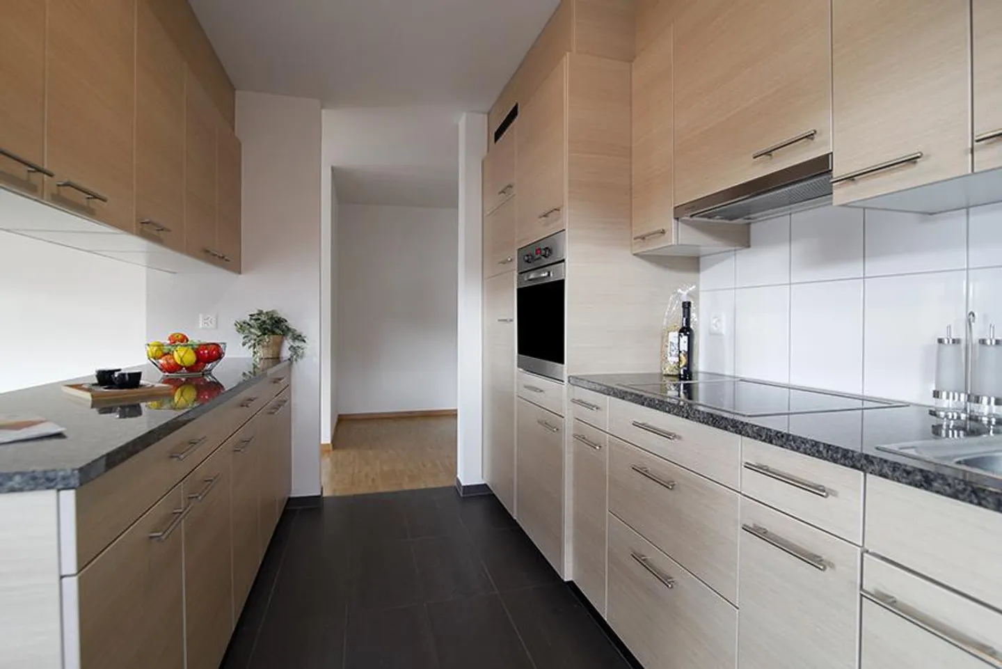 Modern 5.5-Room Apartment - Photo 3 of 11