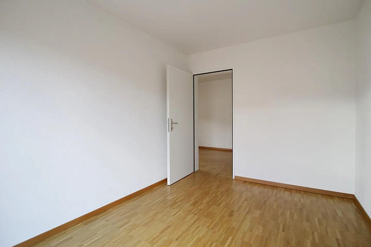 Modern 5.5-Room Apartment - Photo 8 of 11