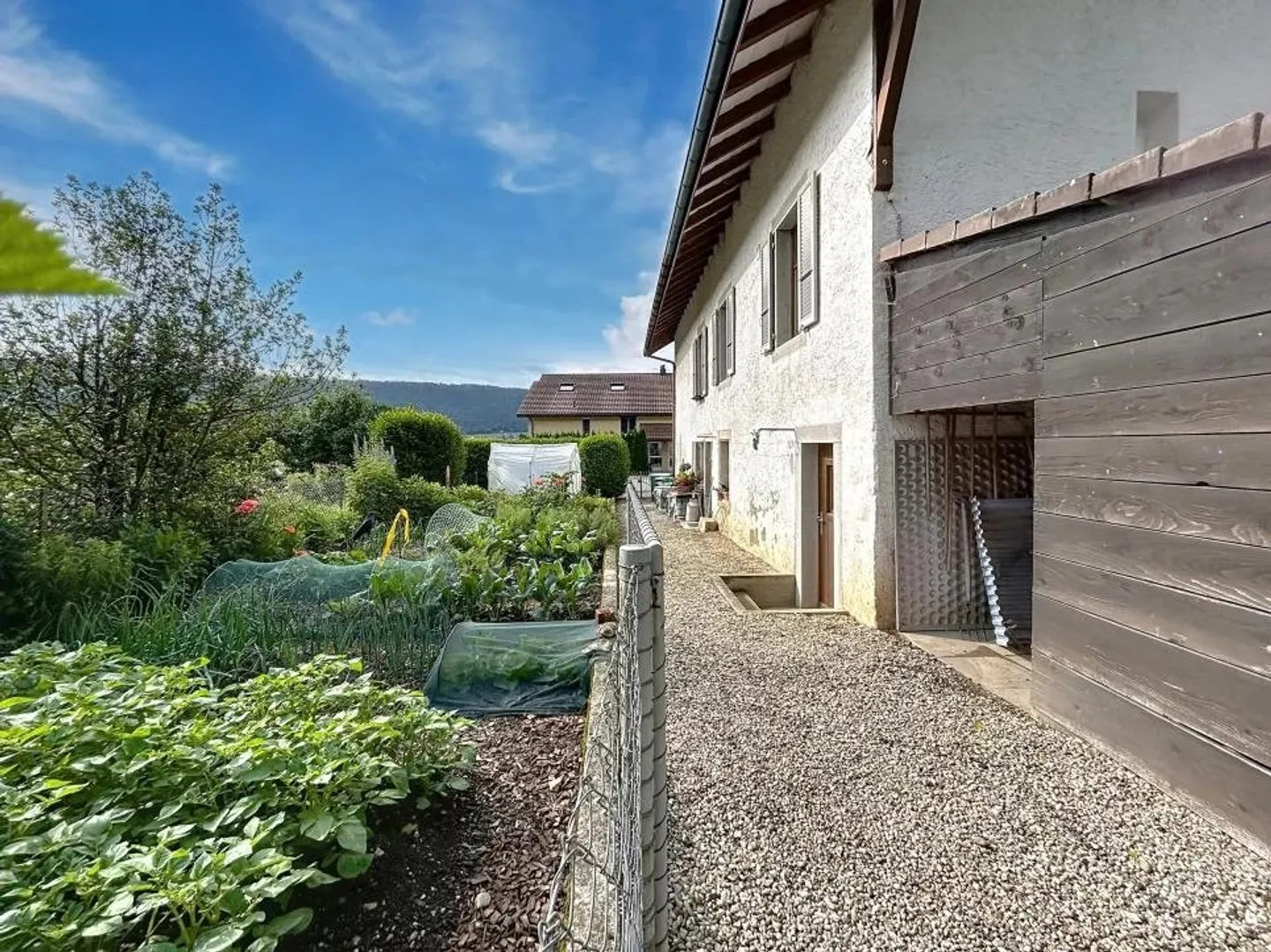 Maison avec 3 appartements dans le village - Photo 2 sur 8