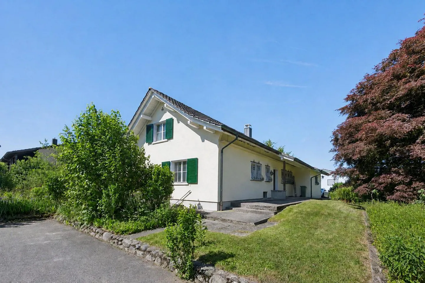 Charmantes freistehendes Haus mit Potenzial - Foto 1 von 13