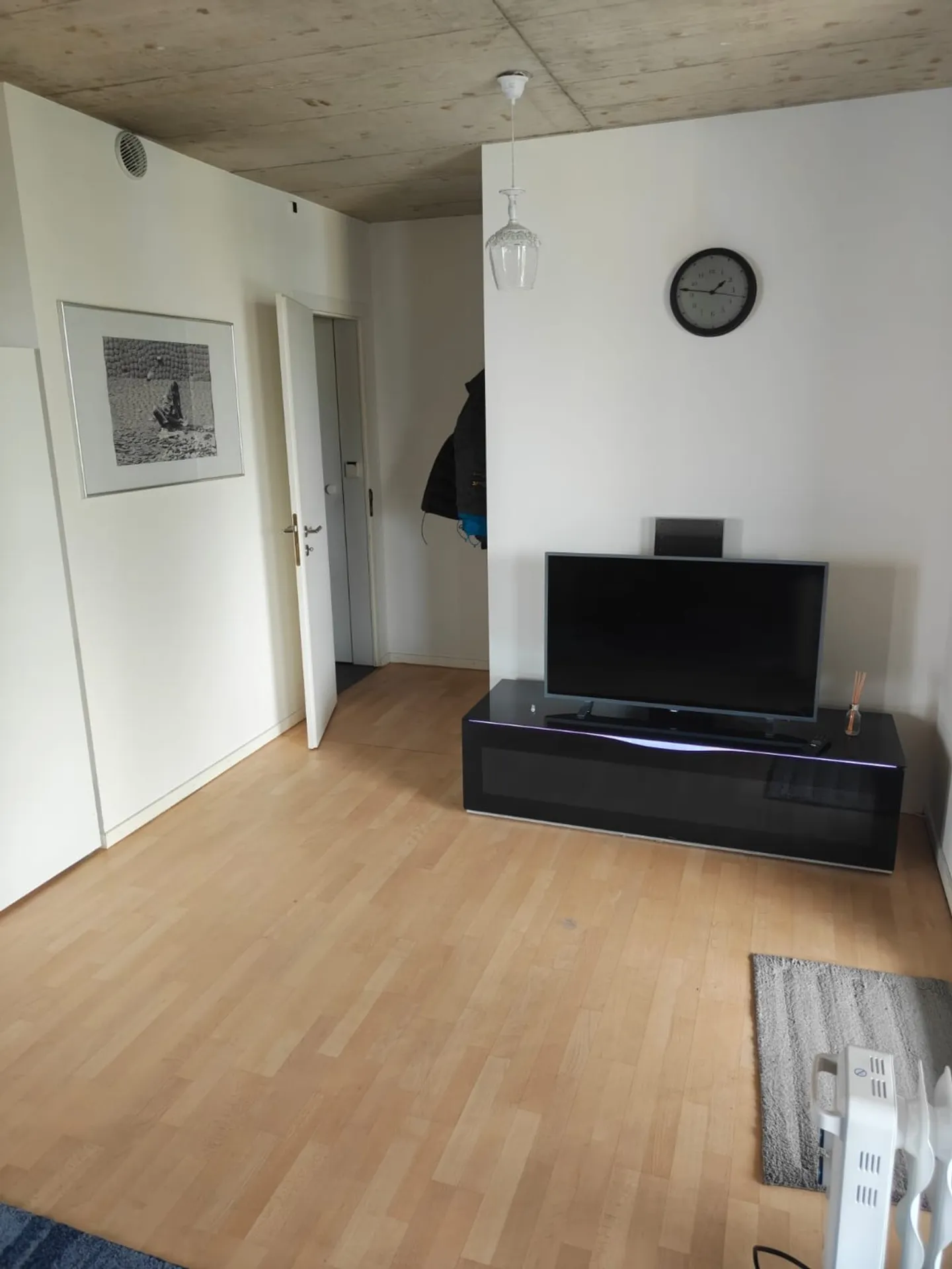 Furnished apartment for rent - Photo 2 of 13