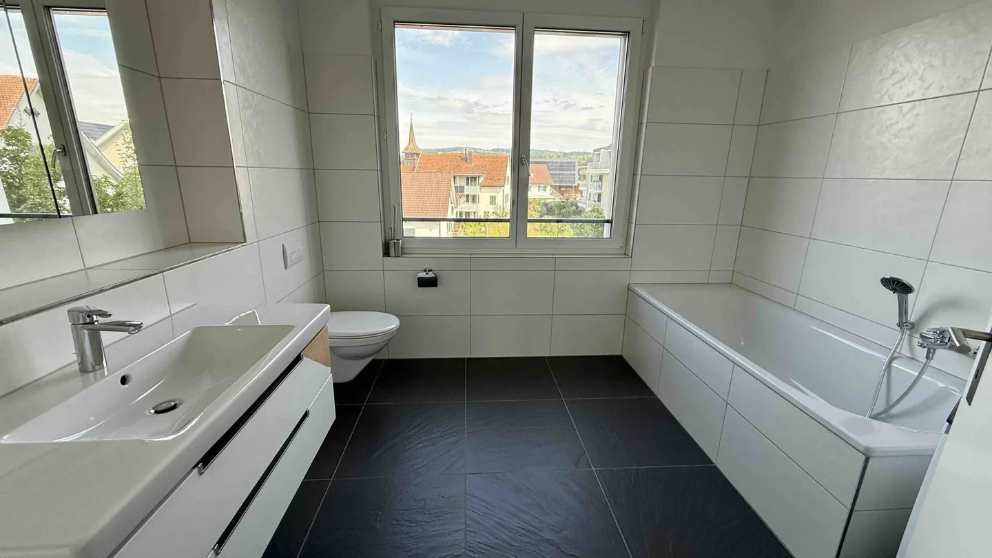 Appartement 4.5 pièces presque neuf - Photo 10 sur 11