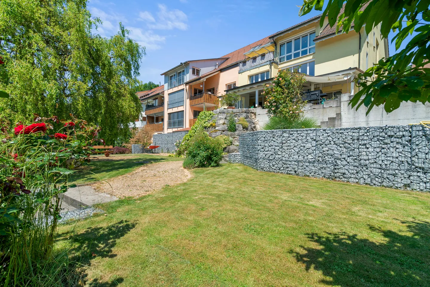 Stilvolles Familienhaus mit Garten - Foto 4 von 9