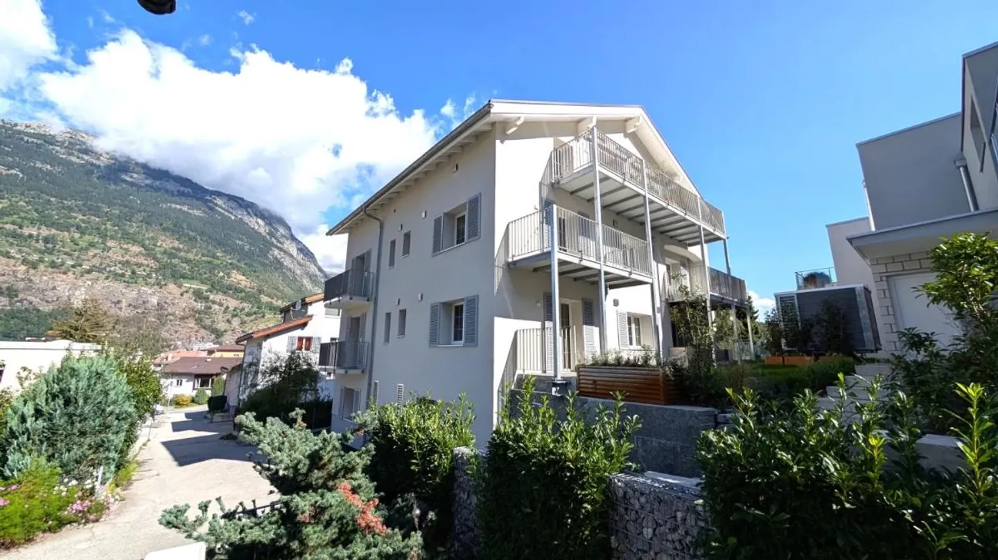 Ansprechende 3.5-Zimmer-Dachwohnung in Brig-Glis - Foto 2 von 9