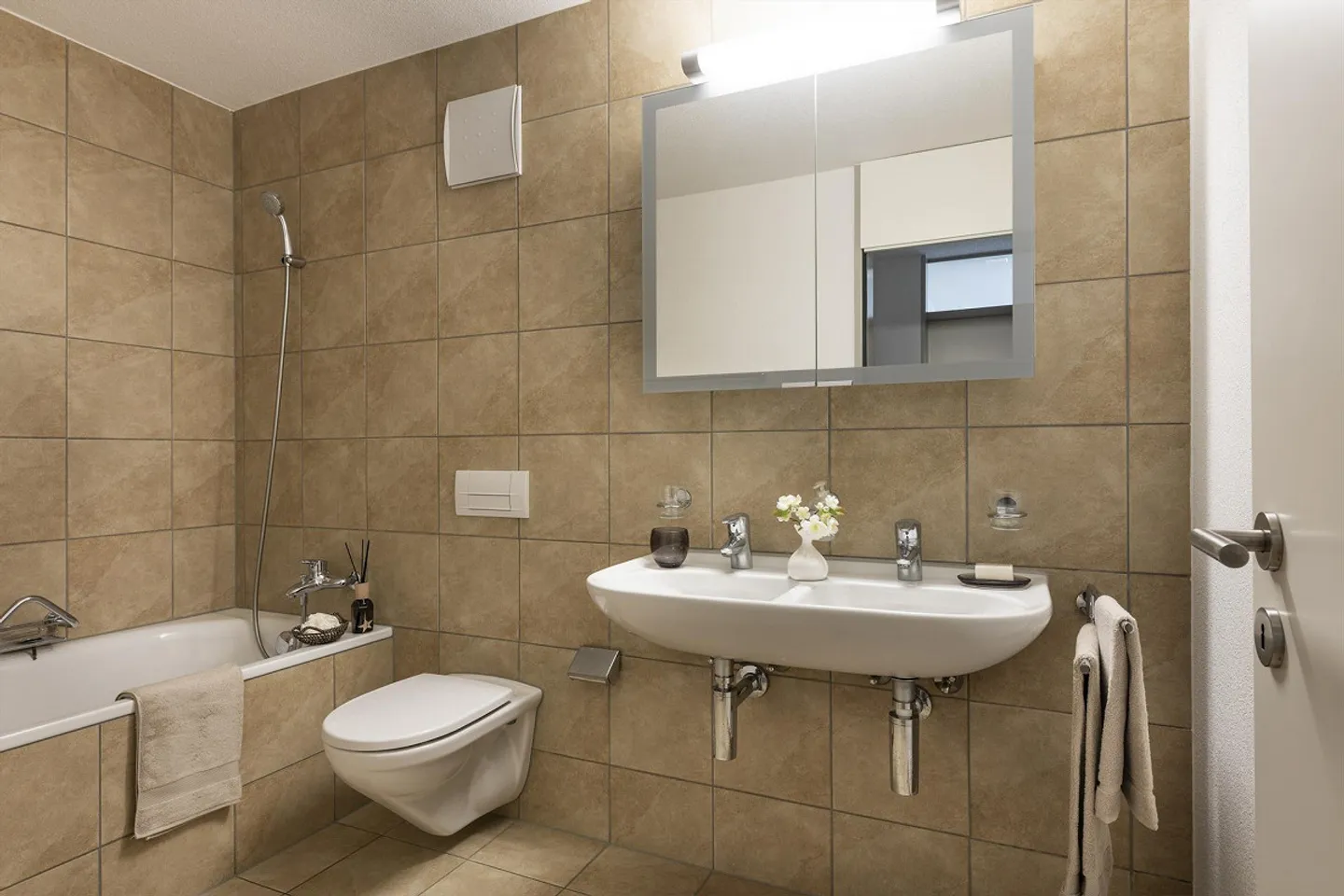 Geräumige Wohnung mit Balkon - Foto 8 von 13